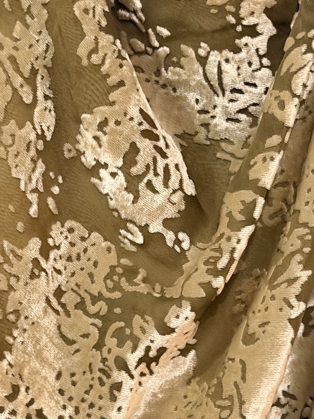 Mango DRAPED TOP WITH VELVET DETAIL - Picture 10 of 14